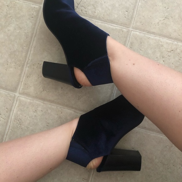 Blue velvet heels - Picture 2 of 4
